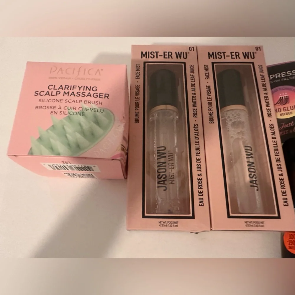 Comsetics Face Mist Mascara Sculp Bundle